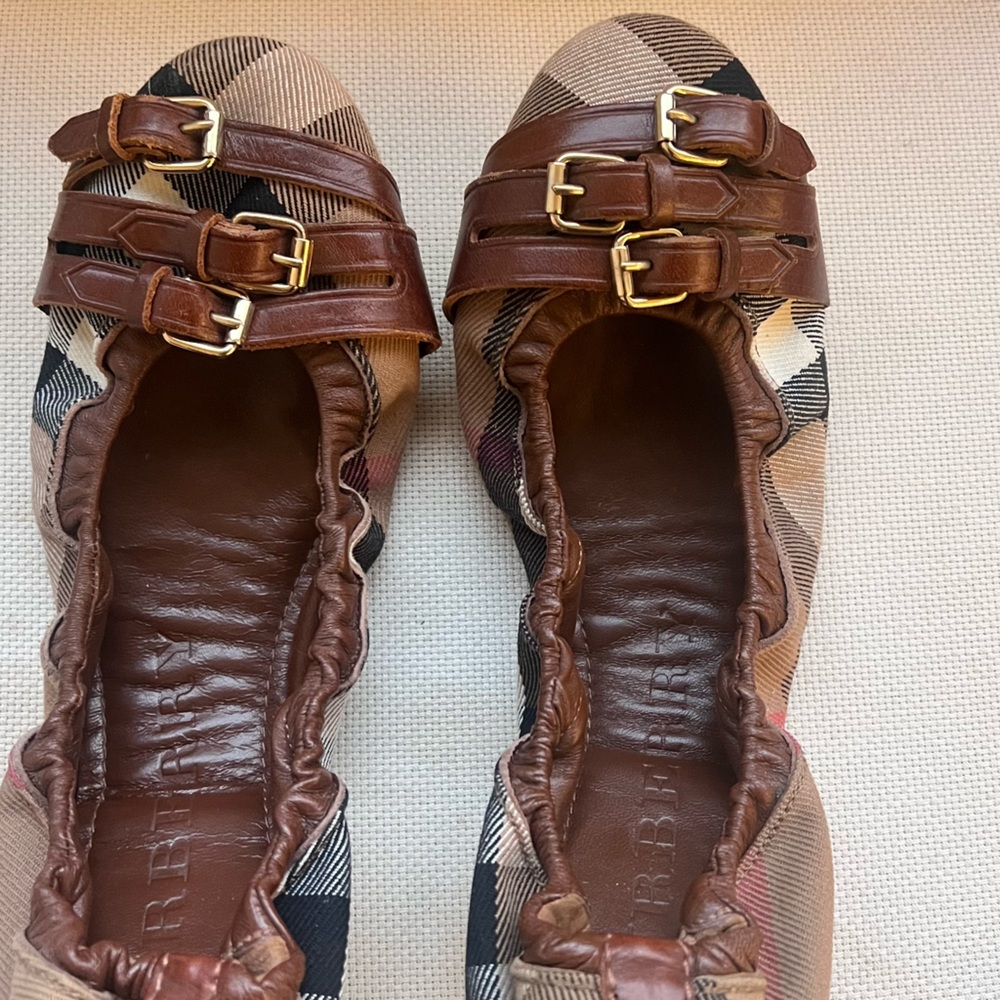 Burberry ballet flats